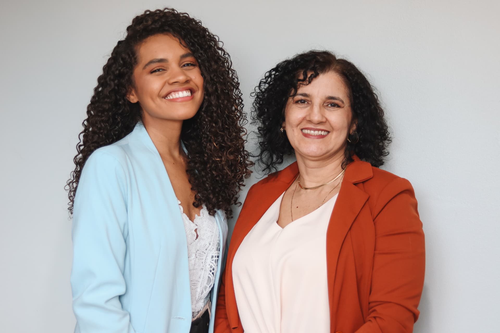 Psicólogas da Clínica Evoluir, especializadas em psicoterapia em Porto Velho (RO) e atendimento online